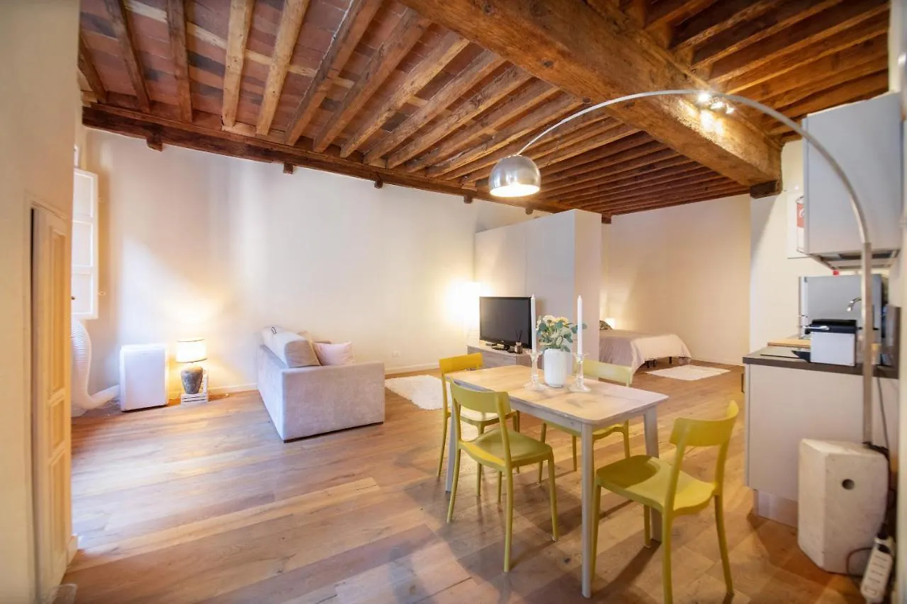 Apartment Dante S Home Cozy In Center Town Lucca