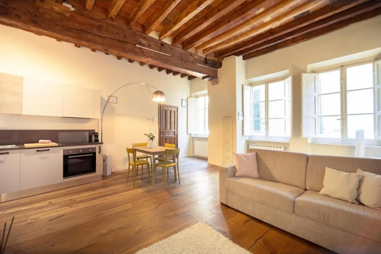 Dante S Home Cozy In Center Town Λούκα 0*,  Ιταλία